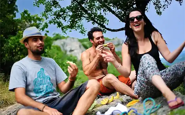 clients picnic camping Chalets dur la Dordogne